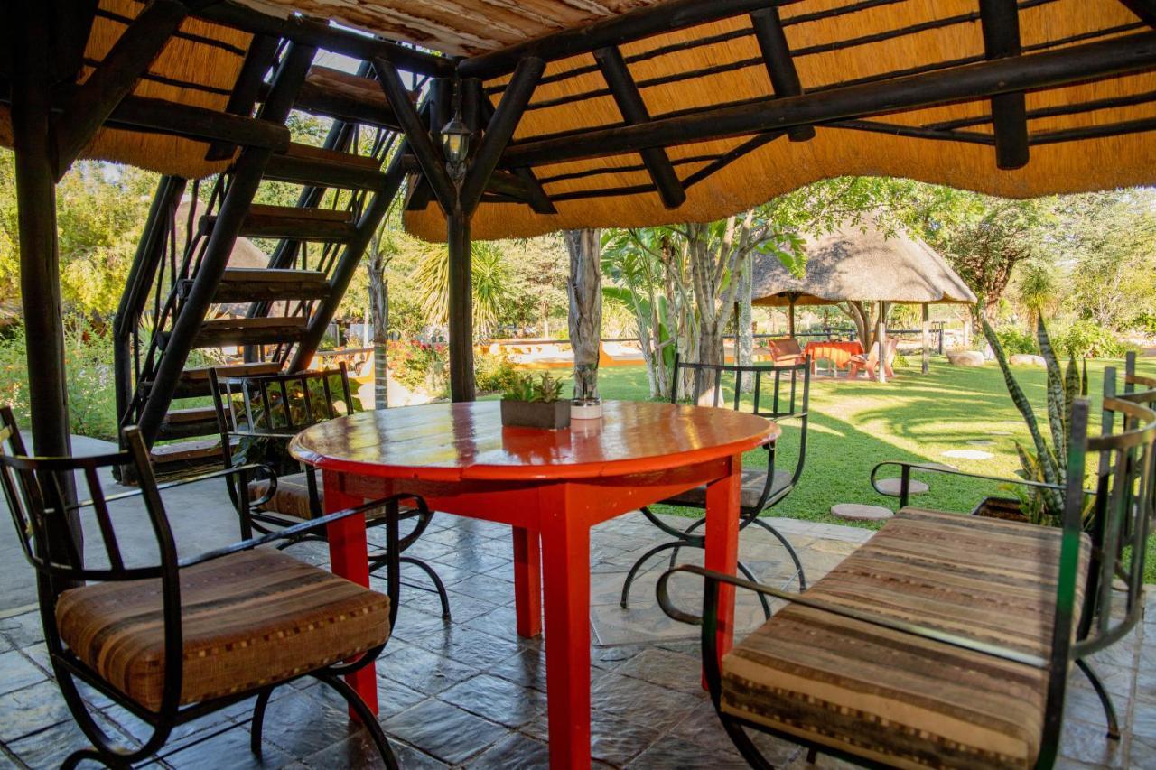 Lion'S Den Guesthouse Очиваронго Экстерьер фото