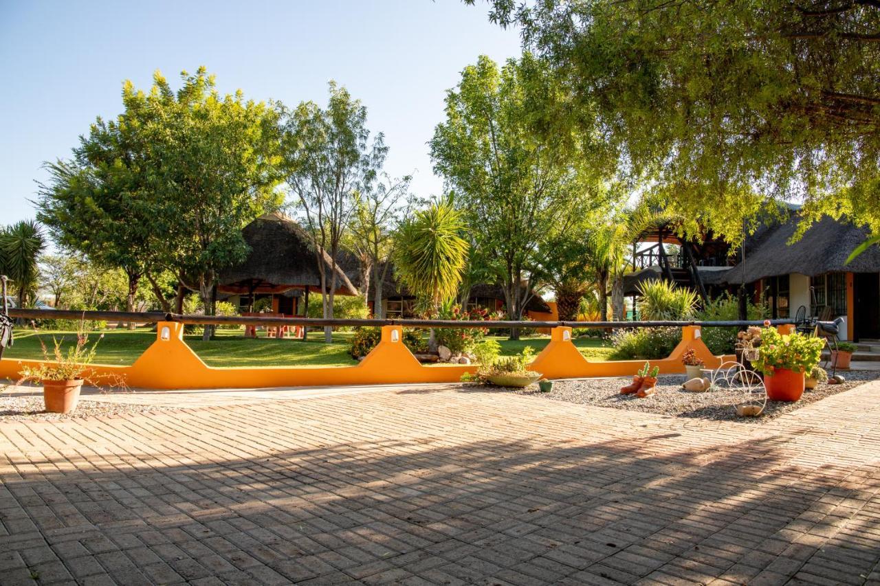 Lion'S Den Guesthouse Очиваронго Экстерьер фото